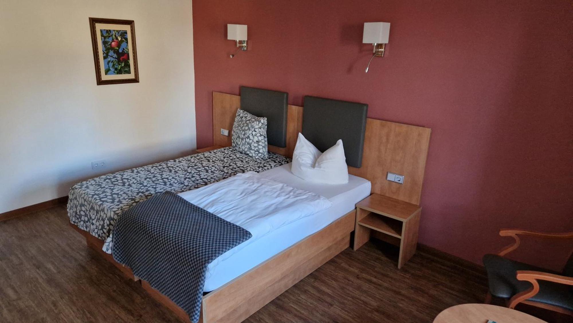Hotel Garni Demmel & Cie Rohrsheim Екстериор снимка