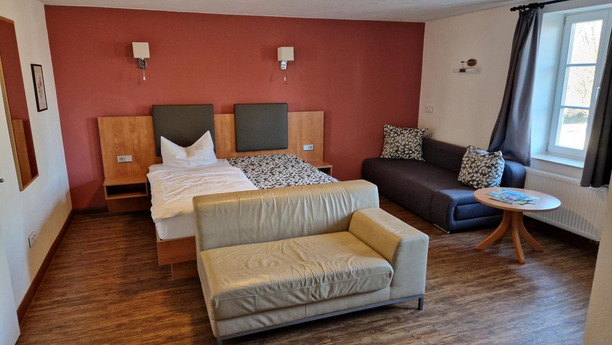 Hotel Garni Demmel & Cie Rohrsheim Екстериор снимка