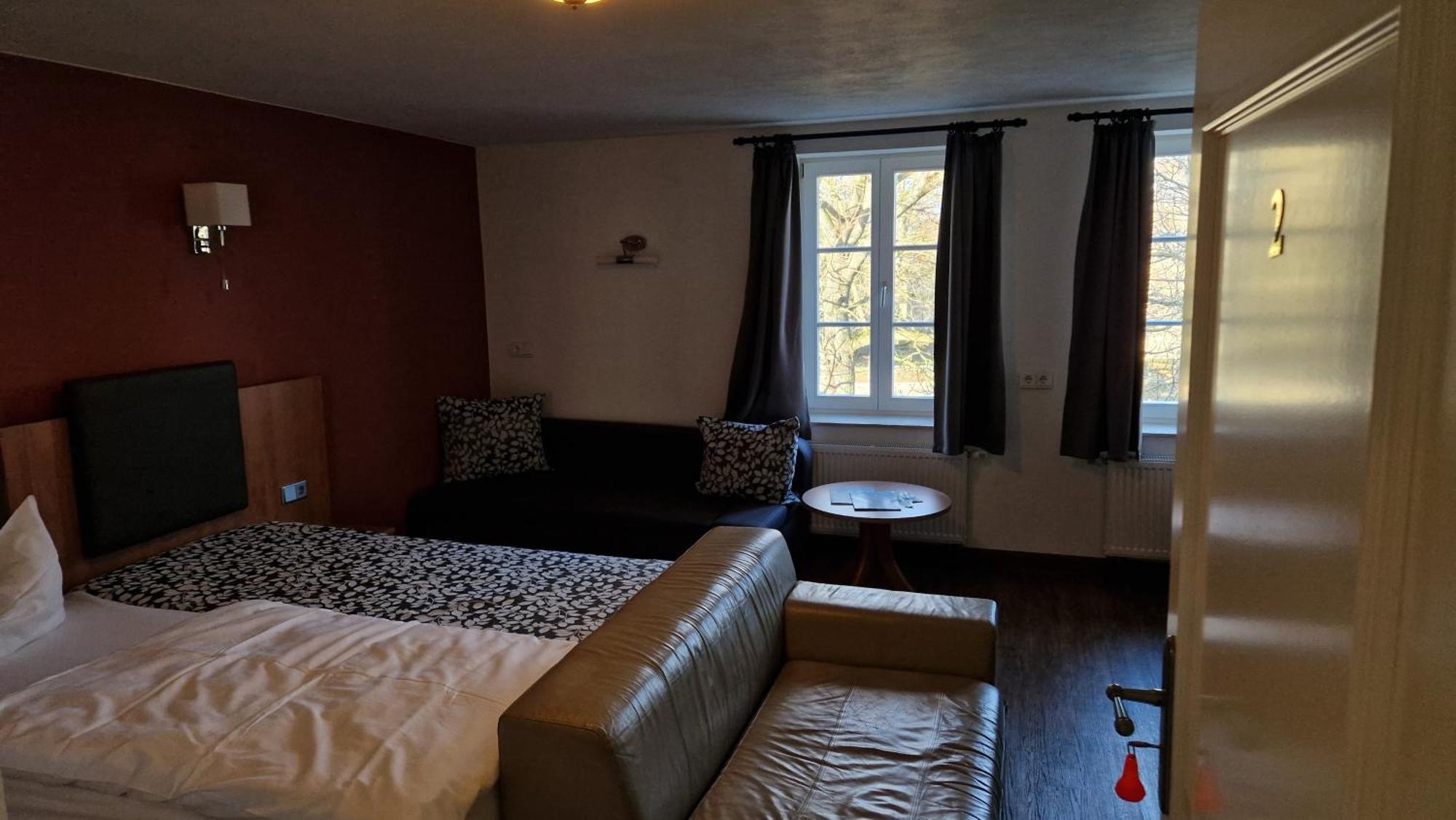 Hotel Garni Demmel & Cie Rohrsheim Екстериор снимка