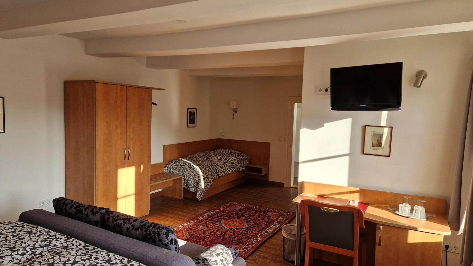 Hotel Garni Demmel & Cie Rohrsheim Екстериор снимка