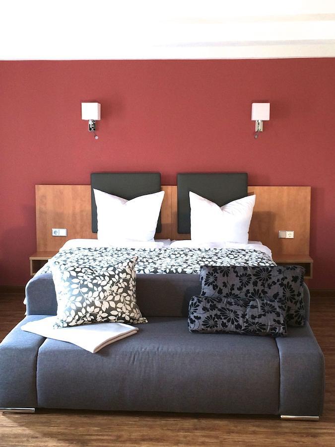 Hotel Garni Demmel & Cie Rohrsheim Екстериор снимка